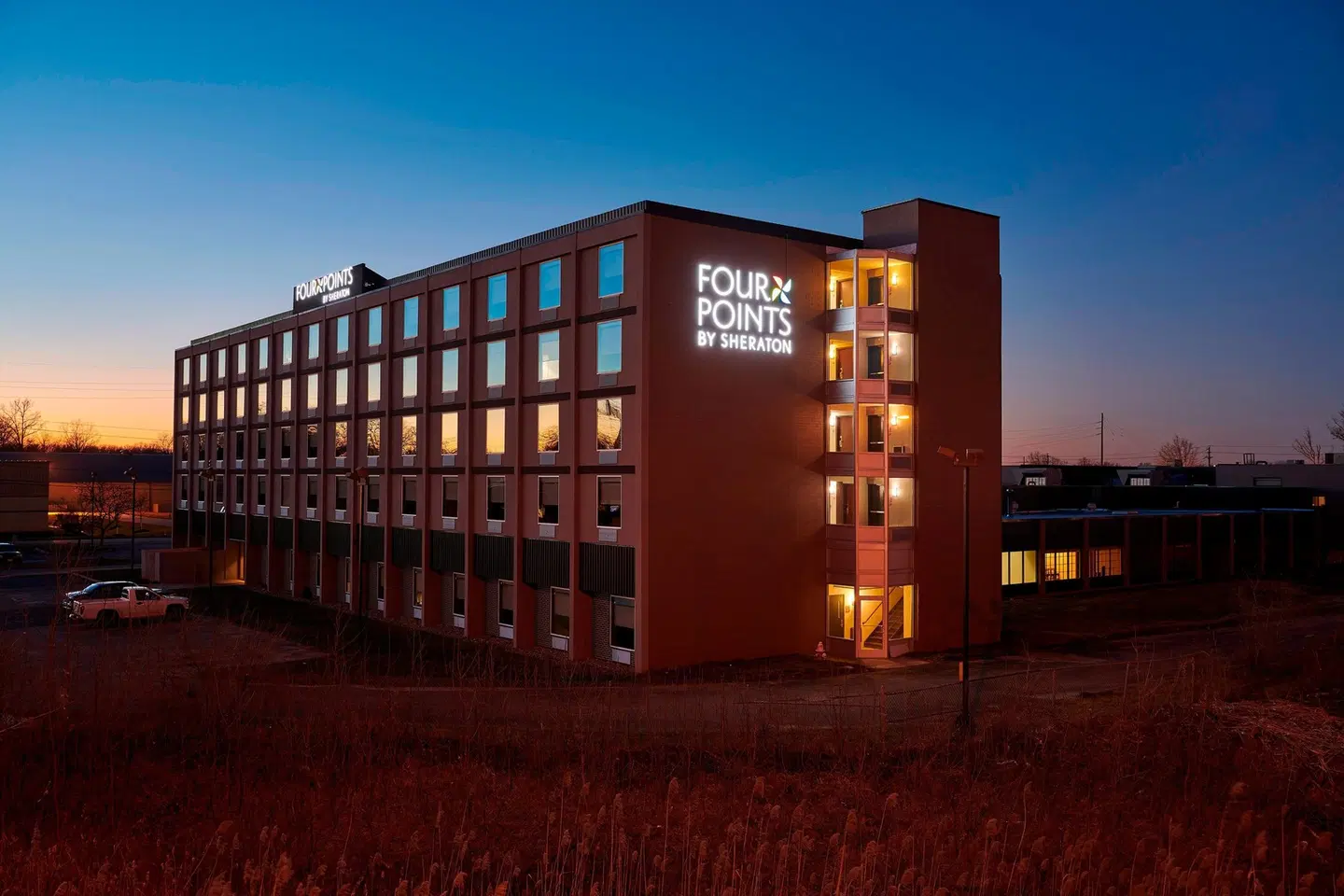 Four Points by Sheraton Cleveland-Eastlake EXTERIOR