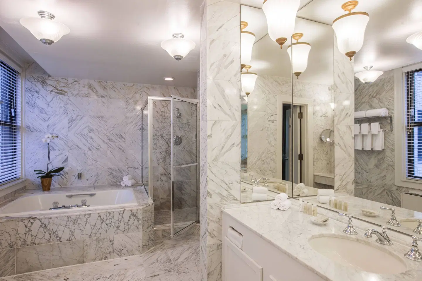 Renaissance Cleveland Hotel Badezimmer
