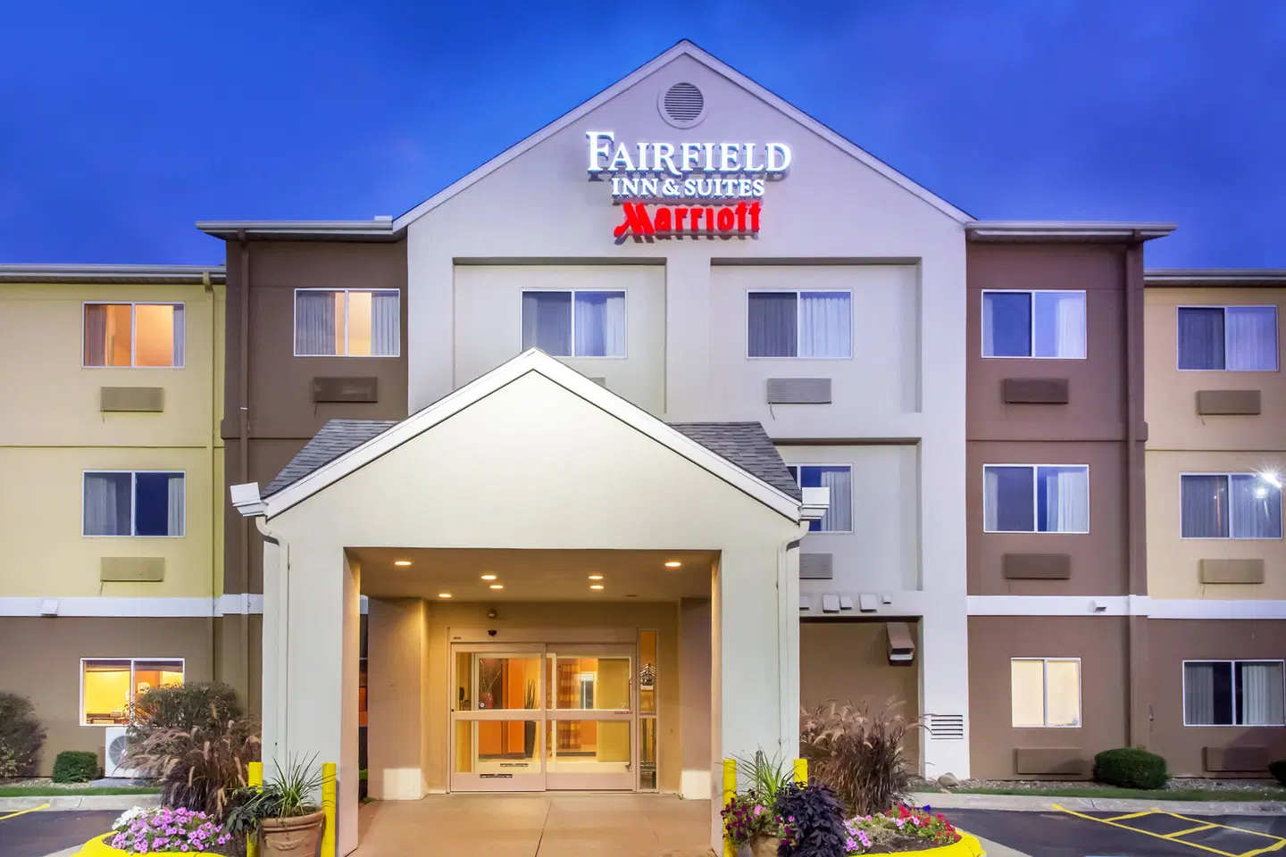 Fairfield Inn & Suites by Marriott Canton EXTERIOR