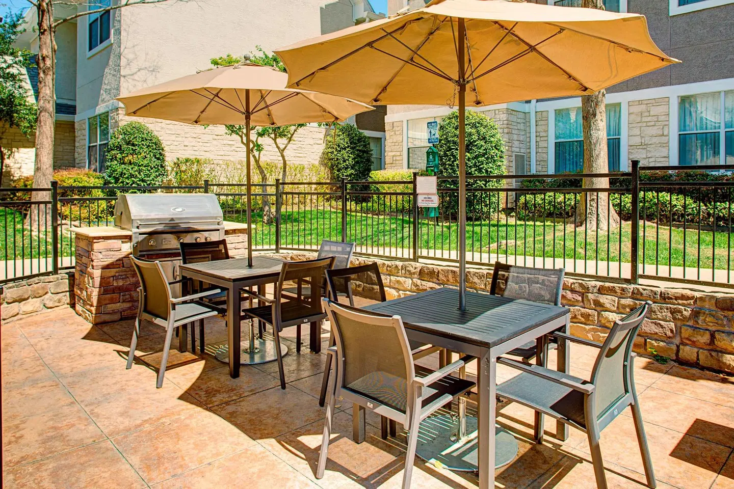Residence Inn by Marriott Dallas Park Central Terrasse