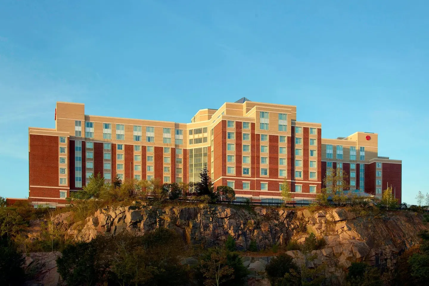 Marriott Boston Quincy EXTERIOR