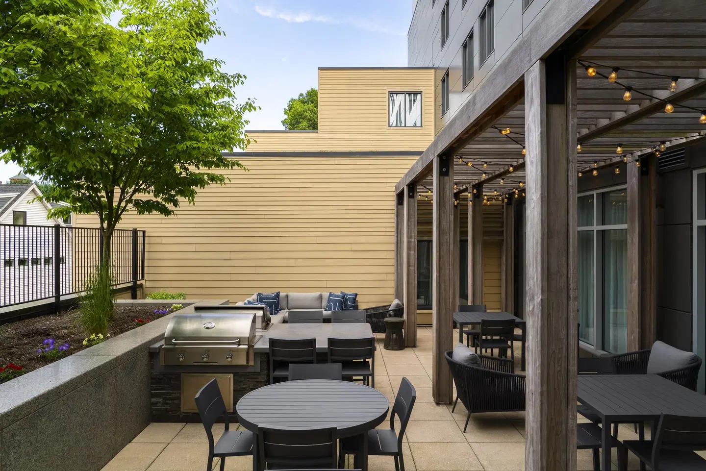 Homewood Suites by Hilton Boston Brookline-Longwood Medical Terrasse