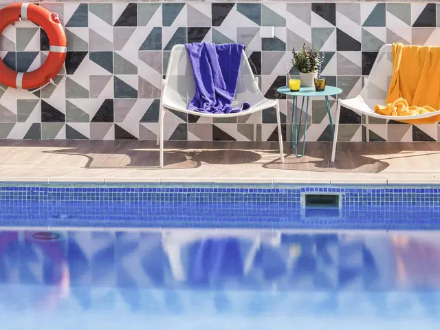 Novotel Sevilla Hotel OUTDOOR_POOL