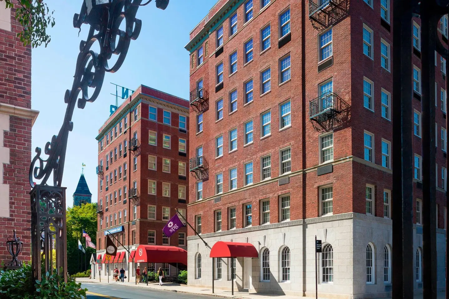 Sheraton Commander EXTERIOR