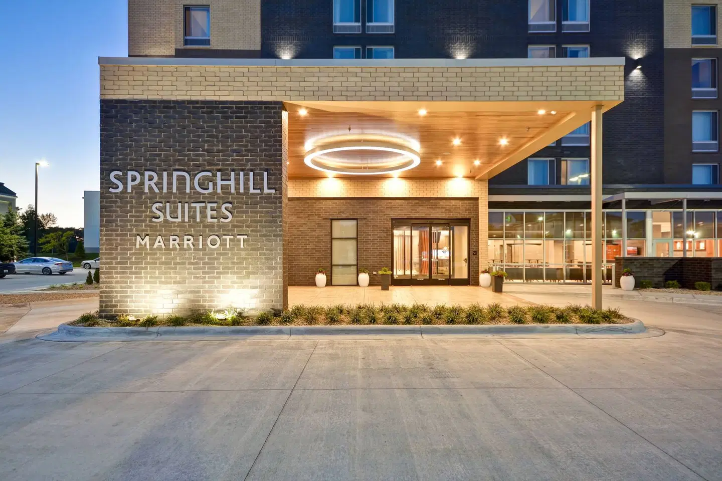 SpringHill Suites by Marriott Cincinnati Blue Ash EXTERIOR