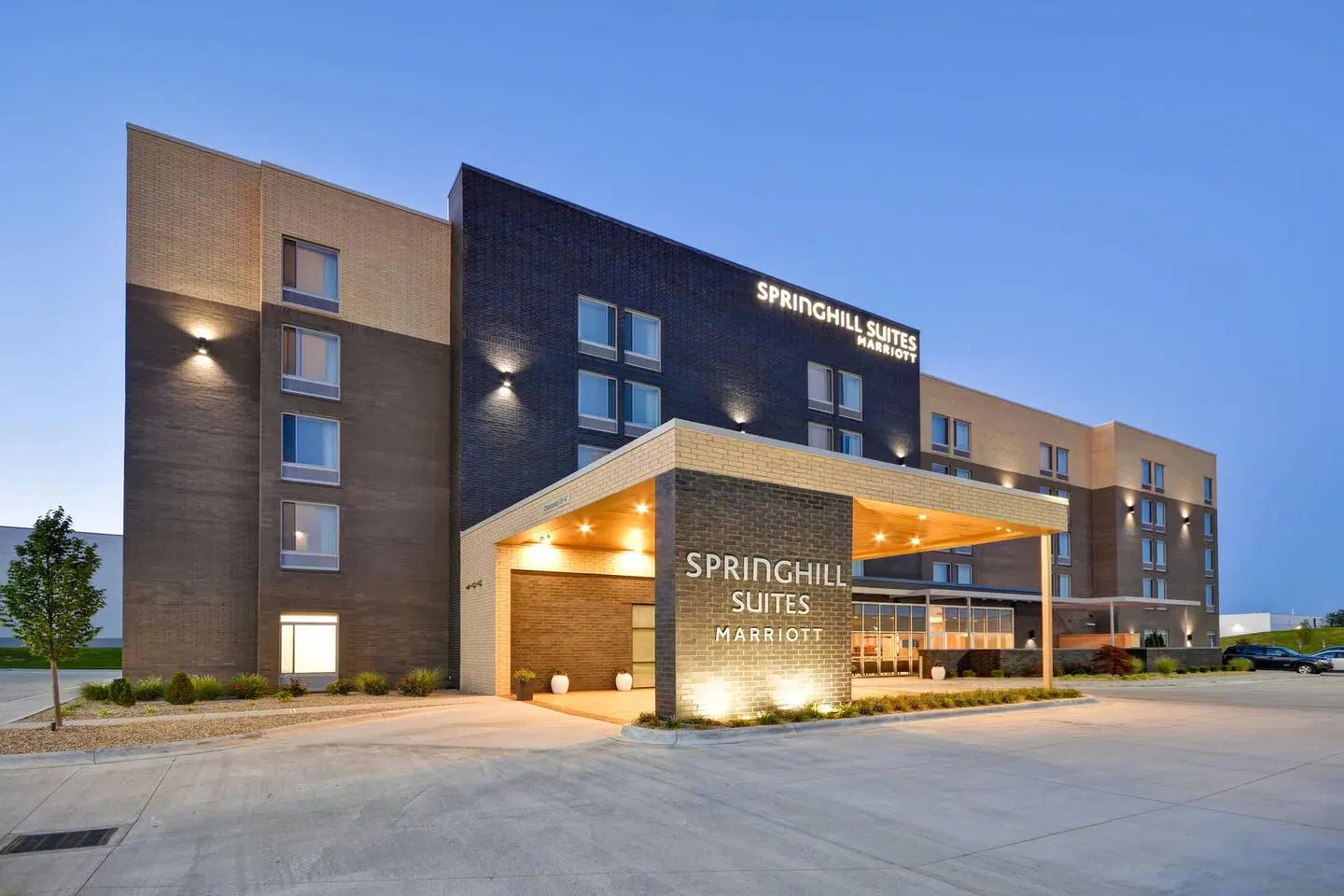 SpringHill Suites by Marriott Cincinnati Blue Ash EXTERIOR