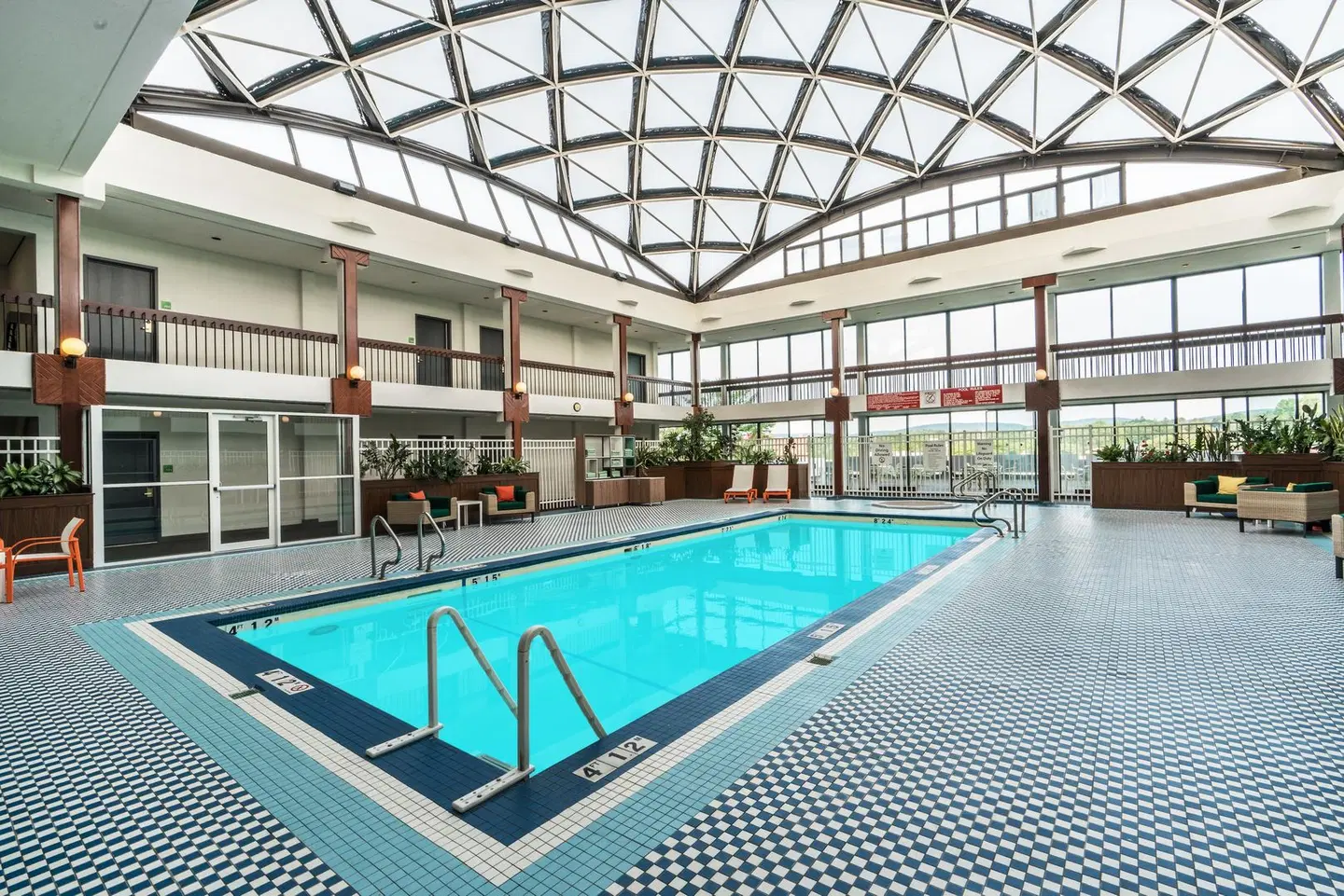 Holiday Inn & Suites Pittsfield-Berkshires by IHG Hallenbad