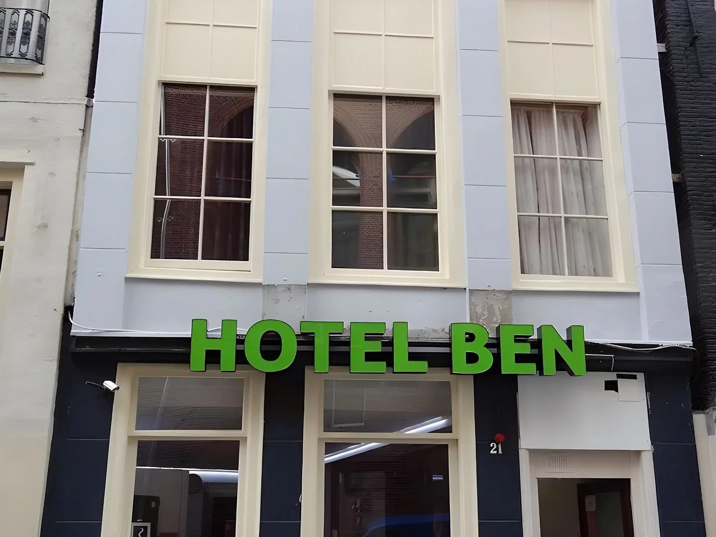 Ben EXTERIOR