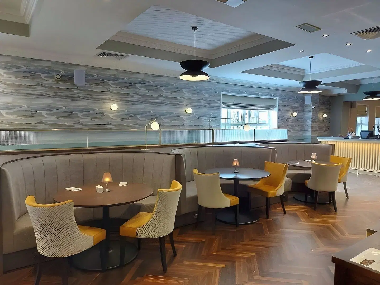 Menlo Park Hotel Bar