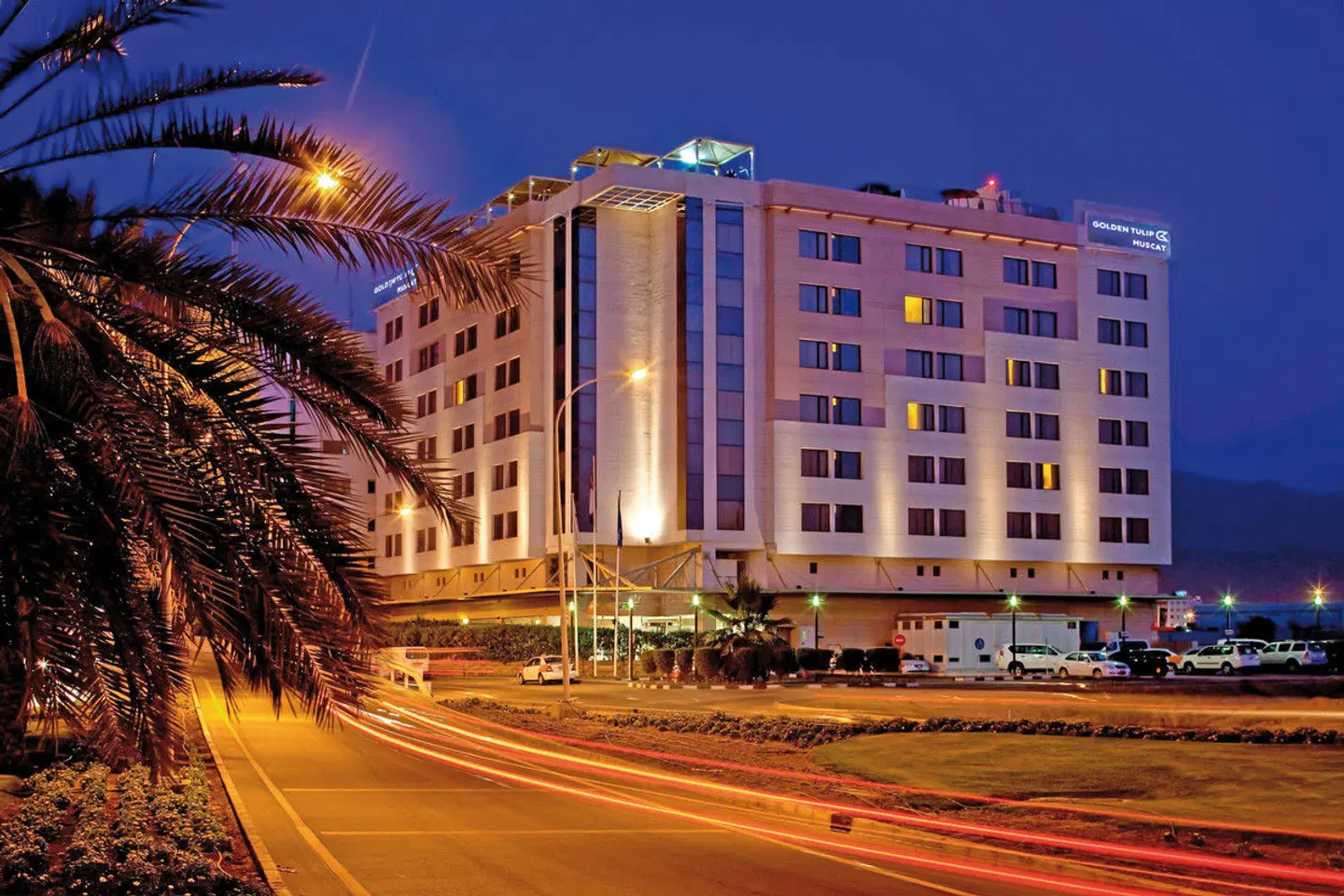 Golden Tulip Muscat EXTERIOR
