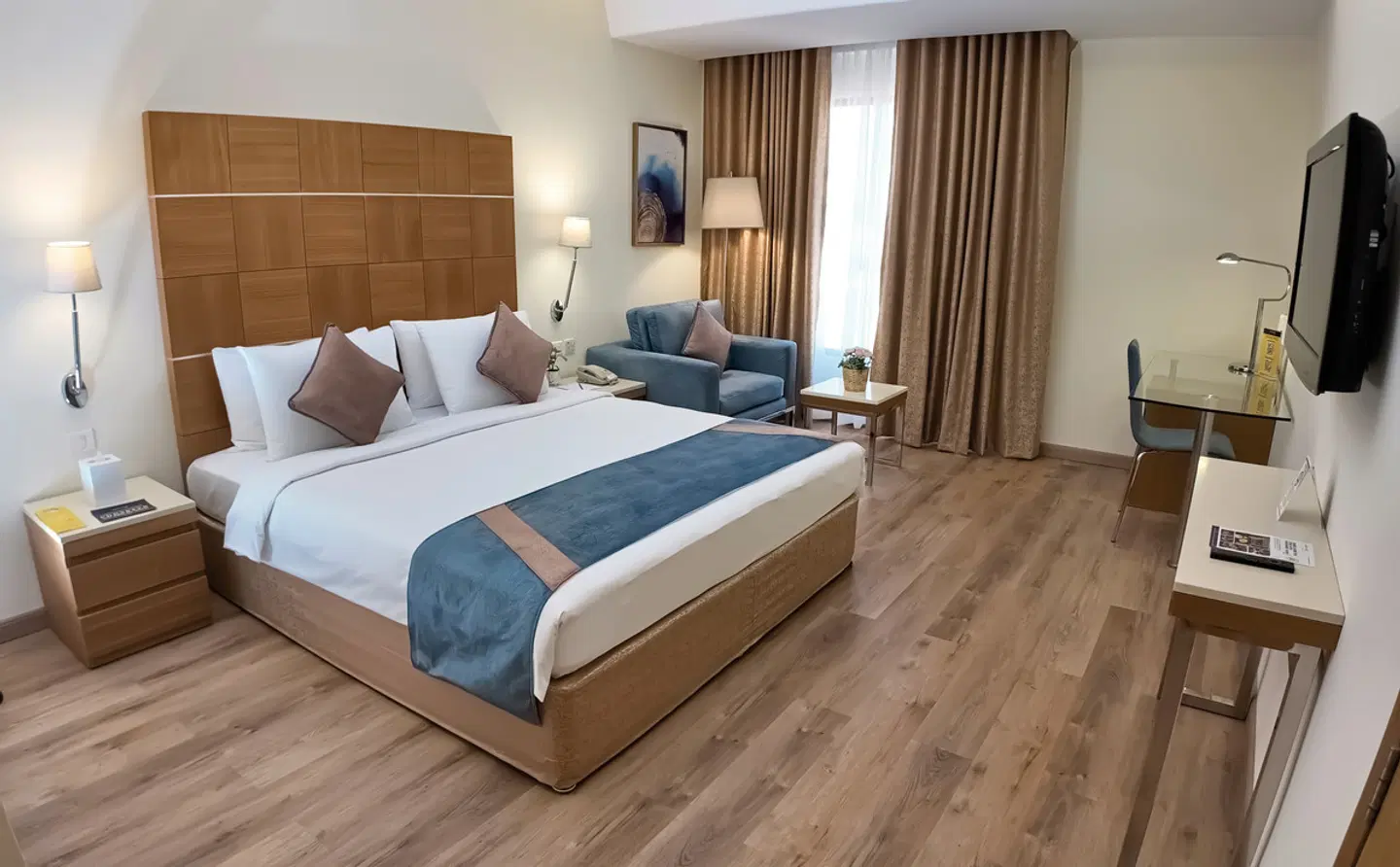Golden Tulip Muscat ROOM_EXAMPLE
