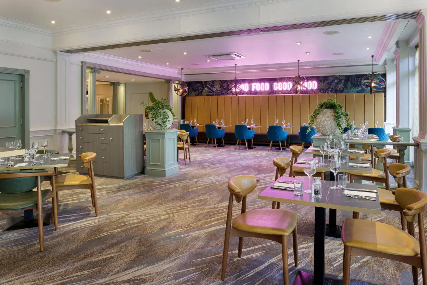 DoubleTree by Hilton Hotel Southampton Bar