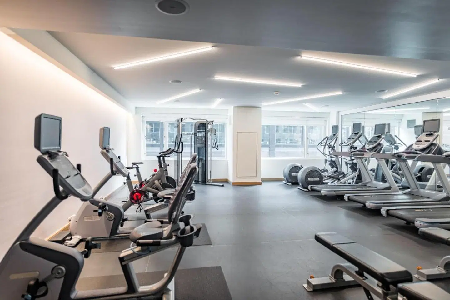 The Envoy Hotel, Autograph Collection SPORTS_AND_LEISURE