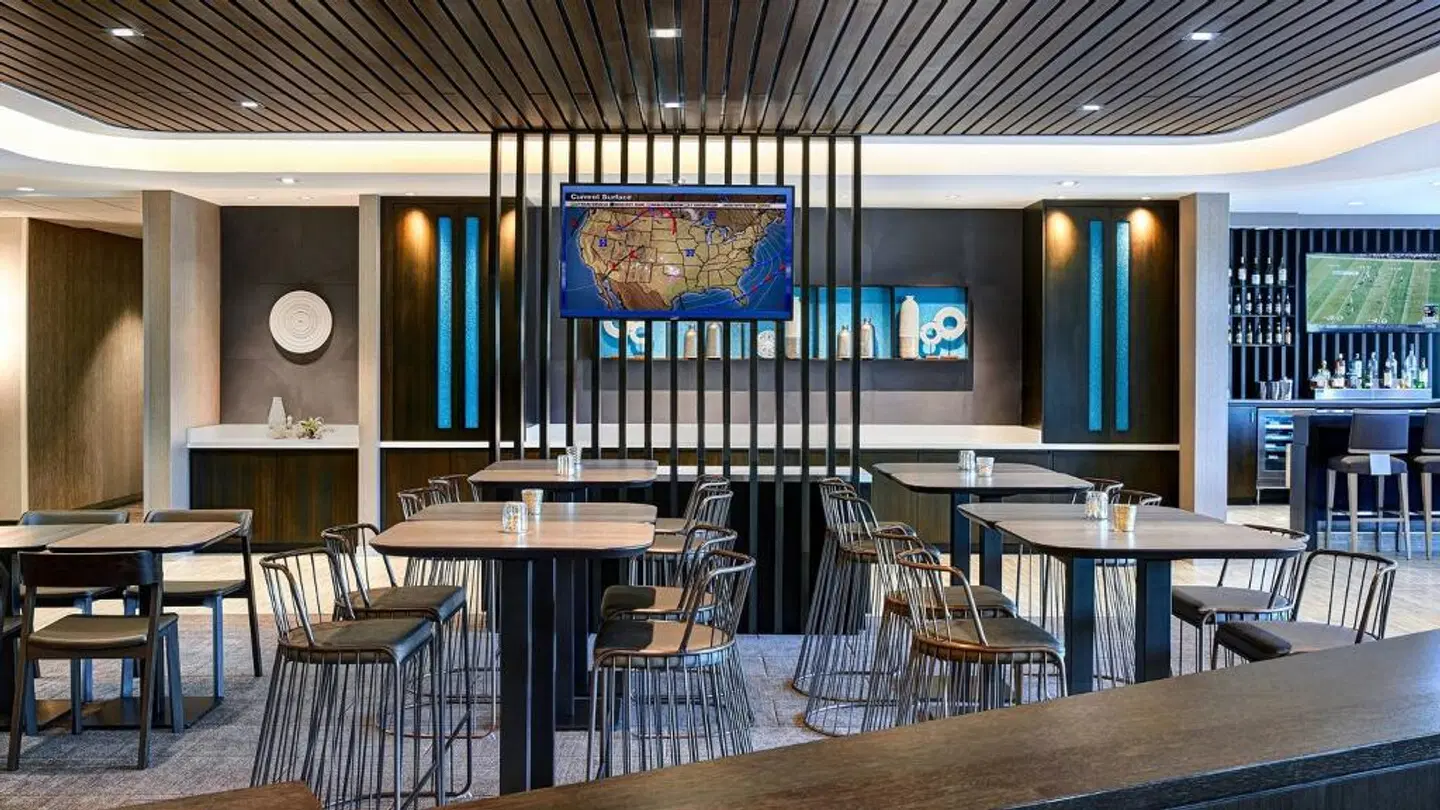 SpringHill Suites by Marriott Cleveland Independence Bar
