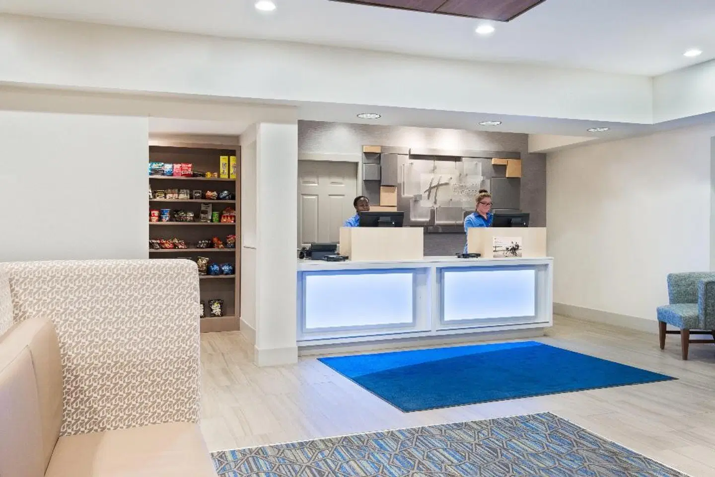 Holiday Inn Express & Suites Columbus Airport East by IHG LOUNGE_LOBBY