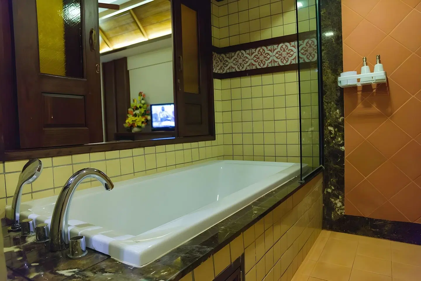 Nak Nakara Hotel Badezimmer
