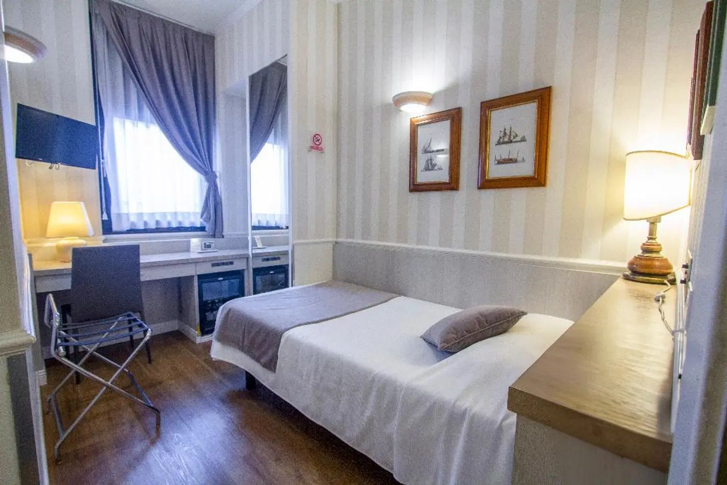 Flora ROOM_EXAMPLE