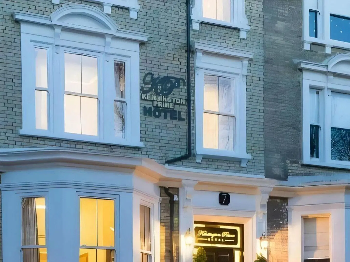 Kensington Prime Hotel EXTERIOR
