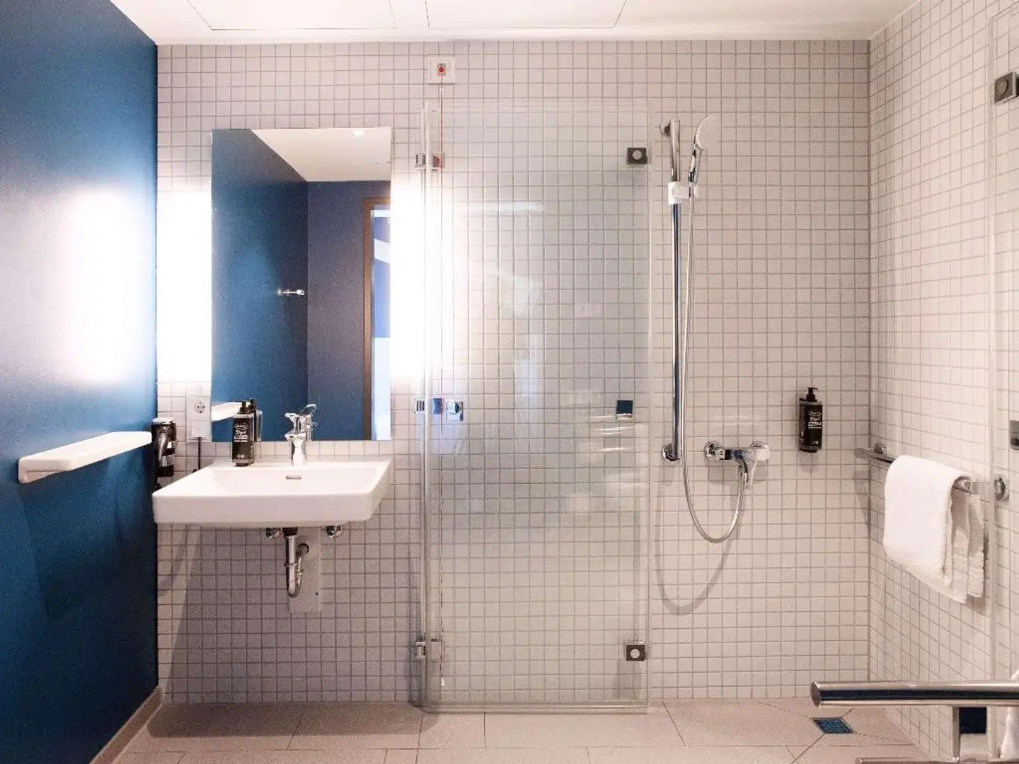 ibis budget Hotel Berlin Airport Badezimmer