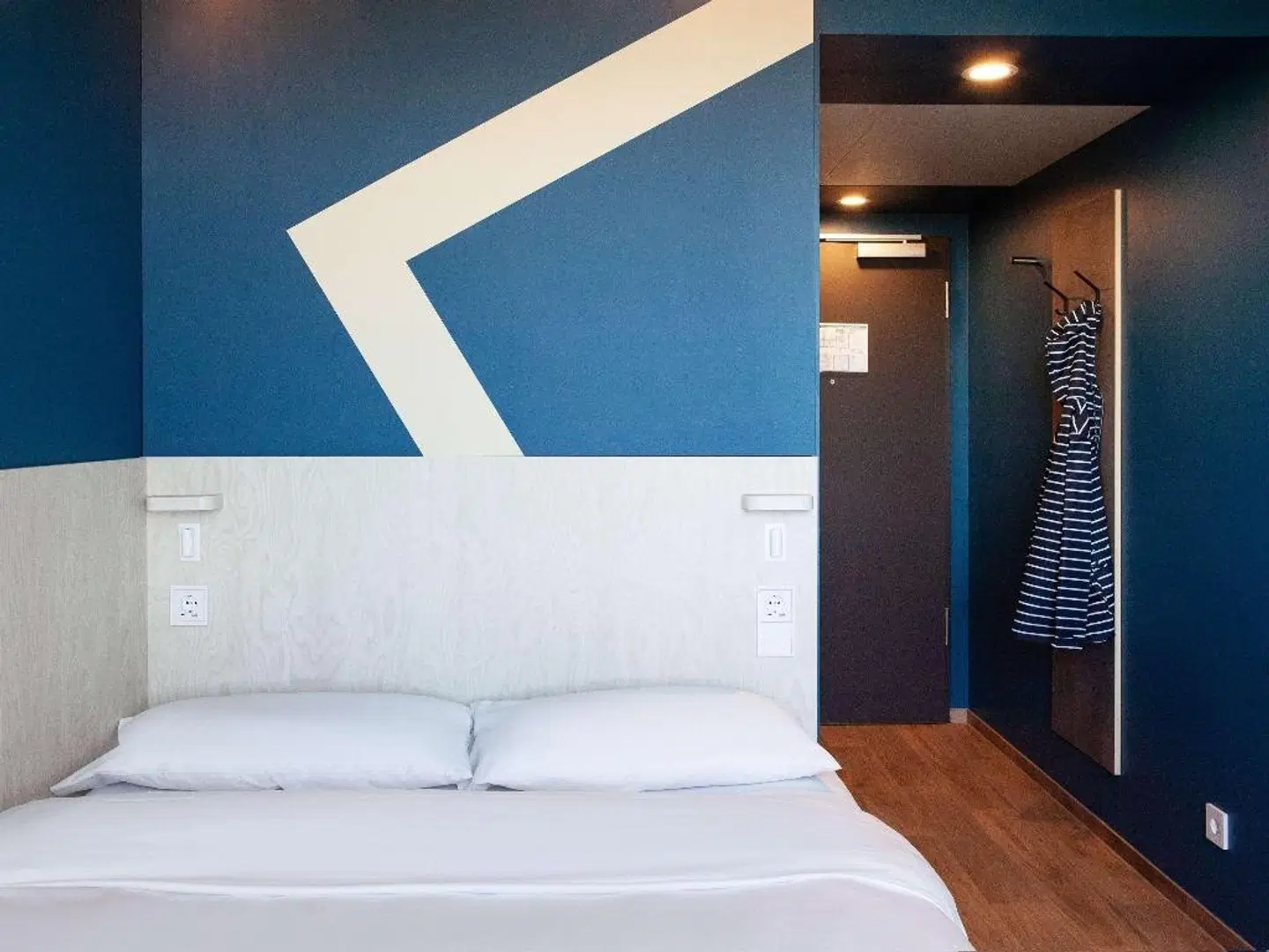 ibis budget Hotel Berlin Airport ROOM_EXAMPLE