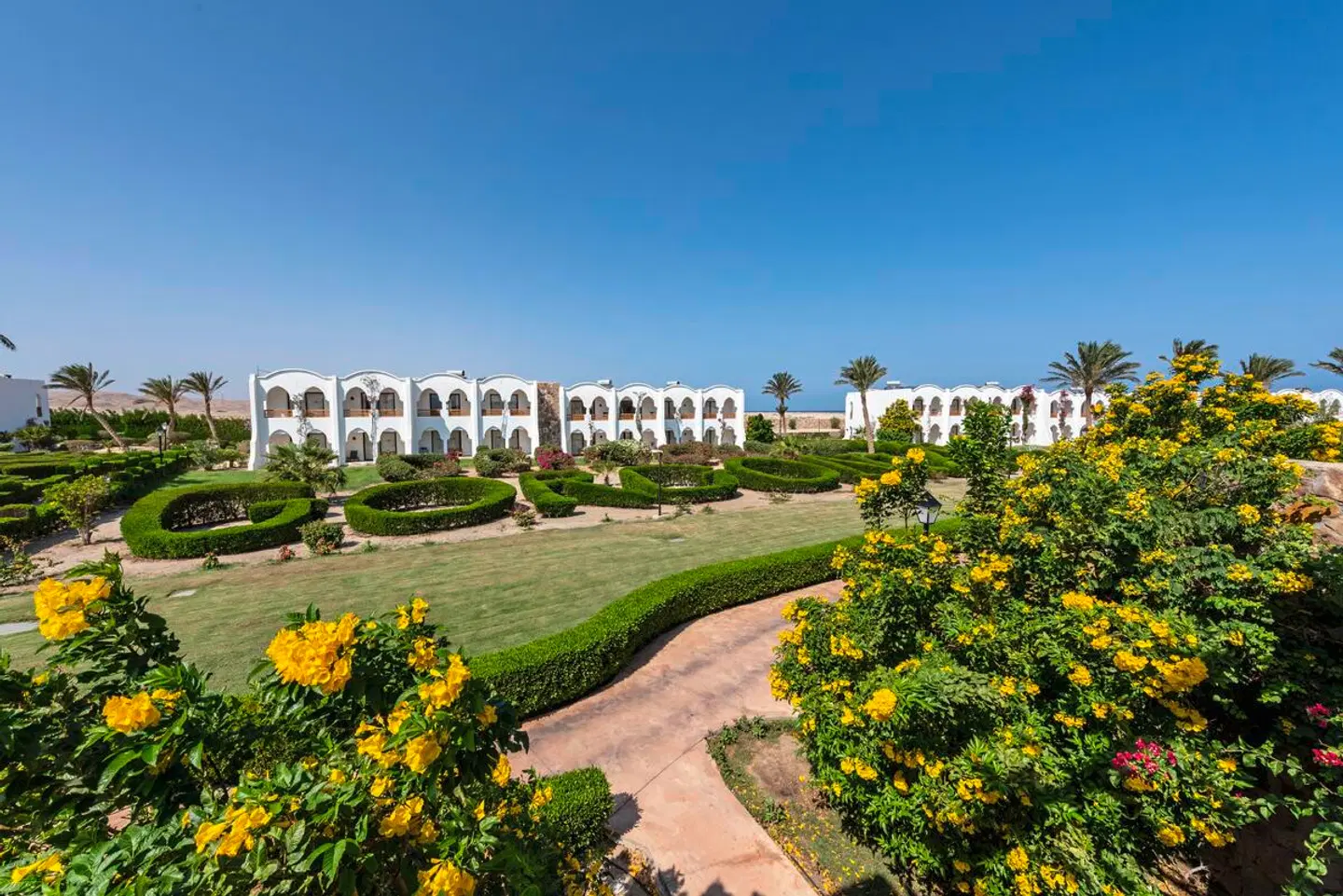 Gorgonia Beach Resort Garten