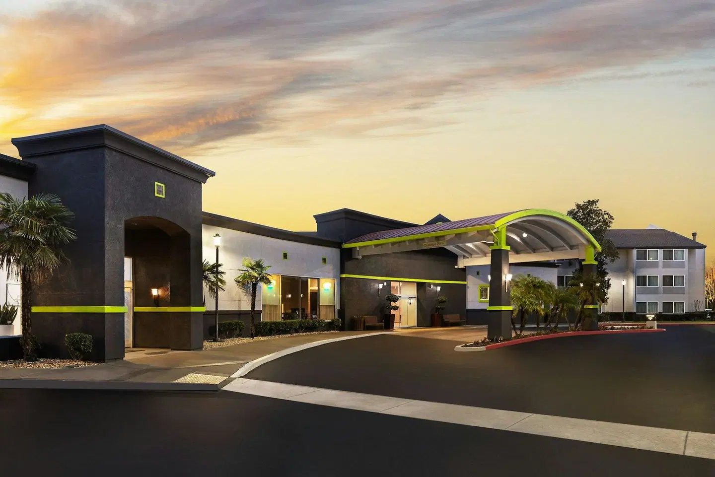 Courtyard by Marriott Sacramento Cal Expo EXTERIOR