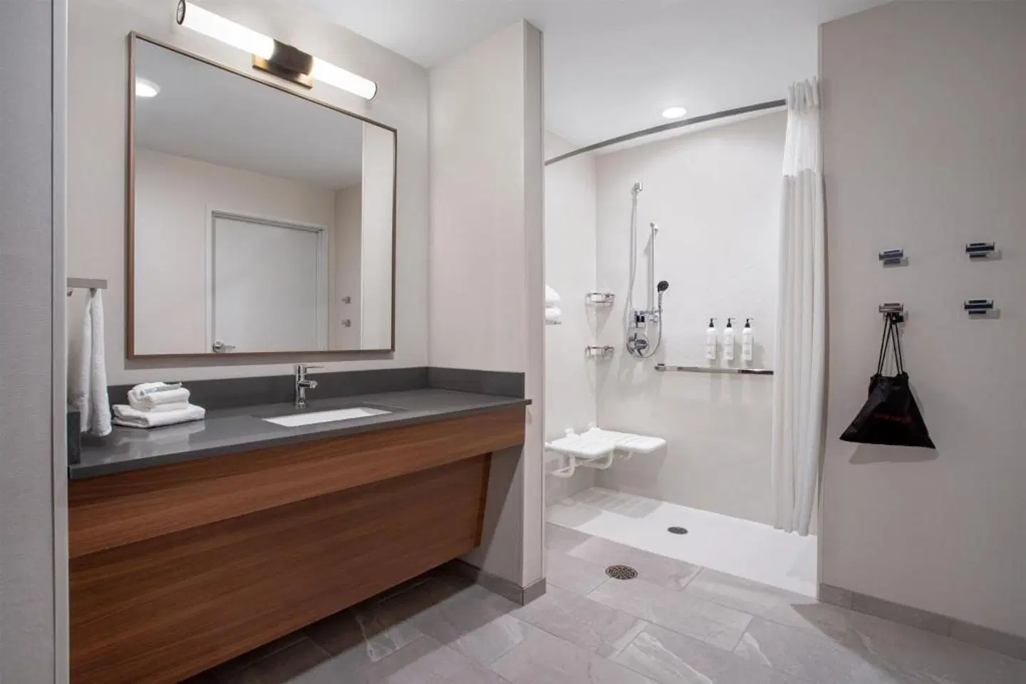 Fairfield by Marriott Inn & Suites Indianapolis Plainfield Badezimmer