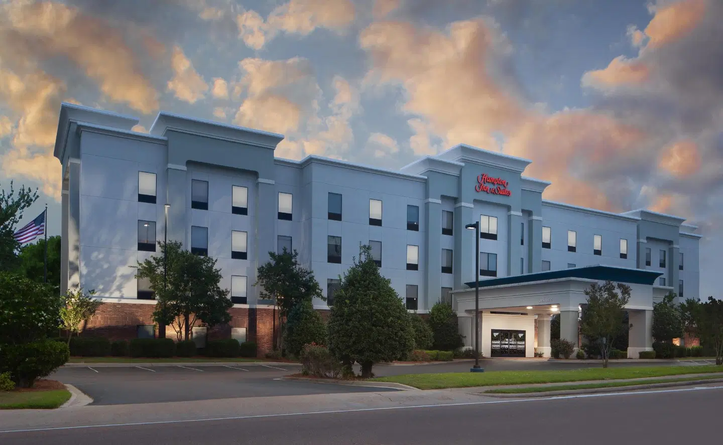 Hampton Inn & Suites Natchez EXTERIOR