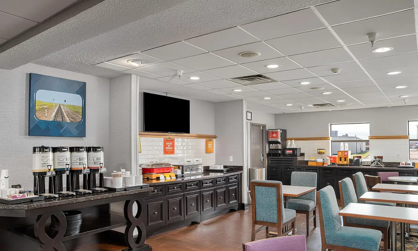 Hampton Inn Elkhart Bar