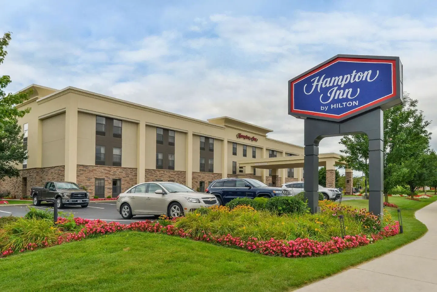 Hampton Inn Elkhart EXTERIOR