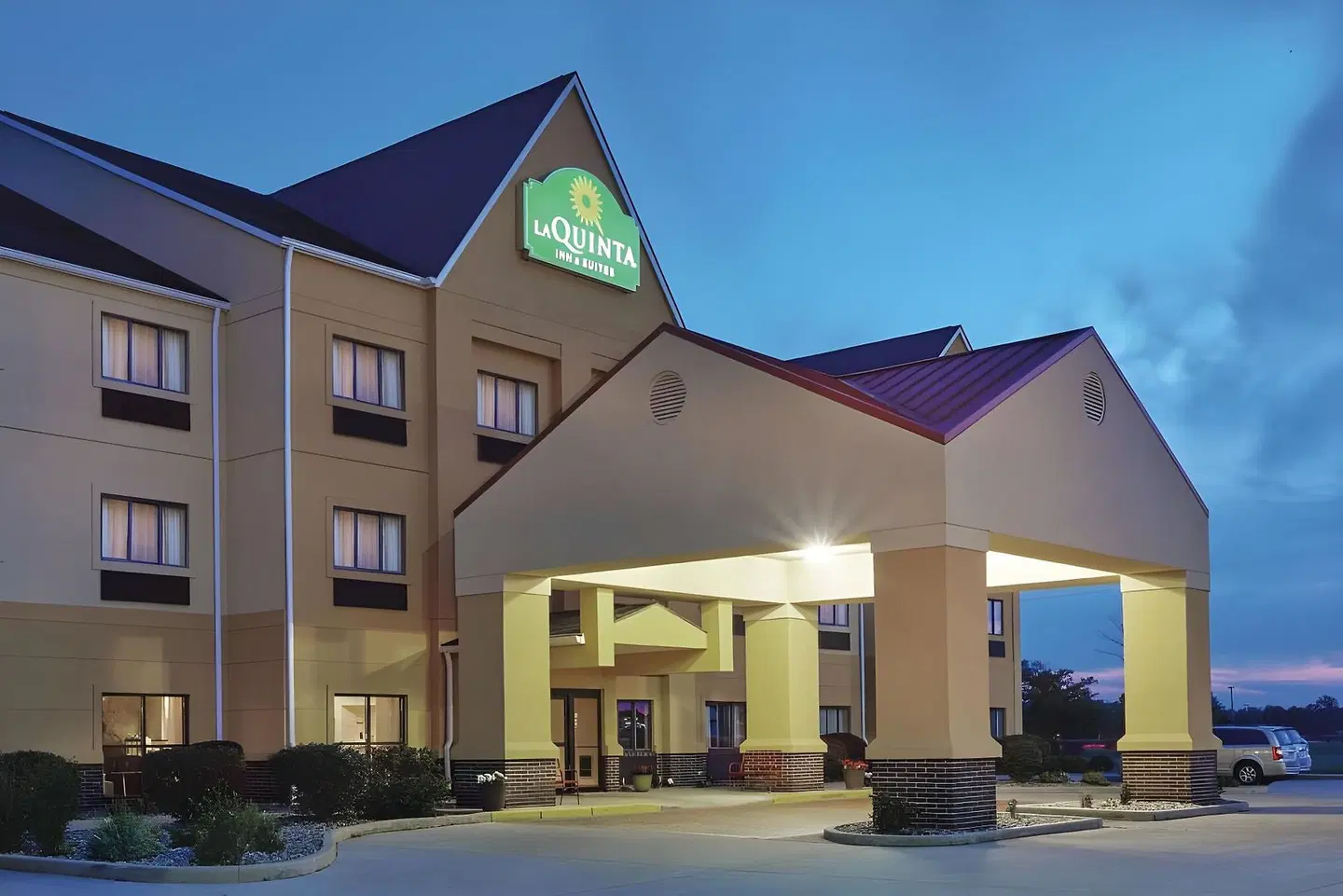 La Quinta Inn & Suites by Wyndham South Bend near Notre Dame EXTERIOR