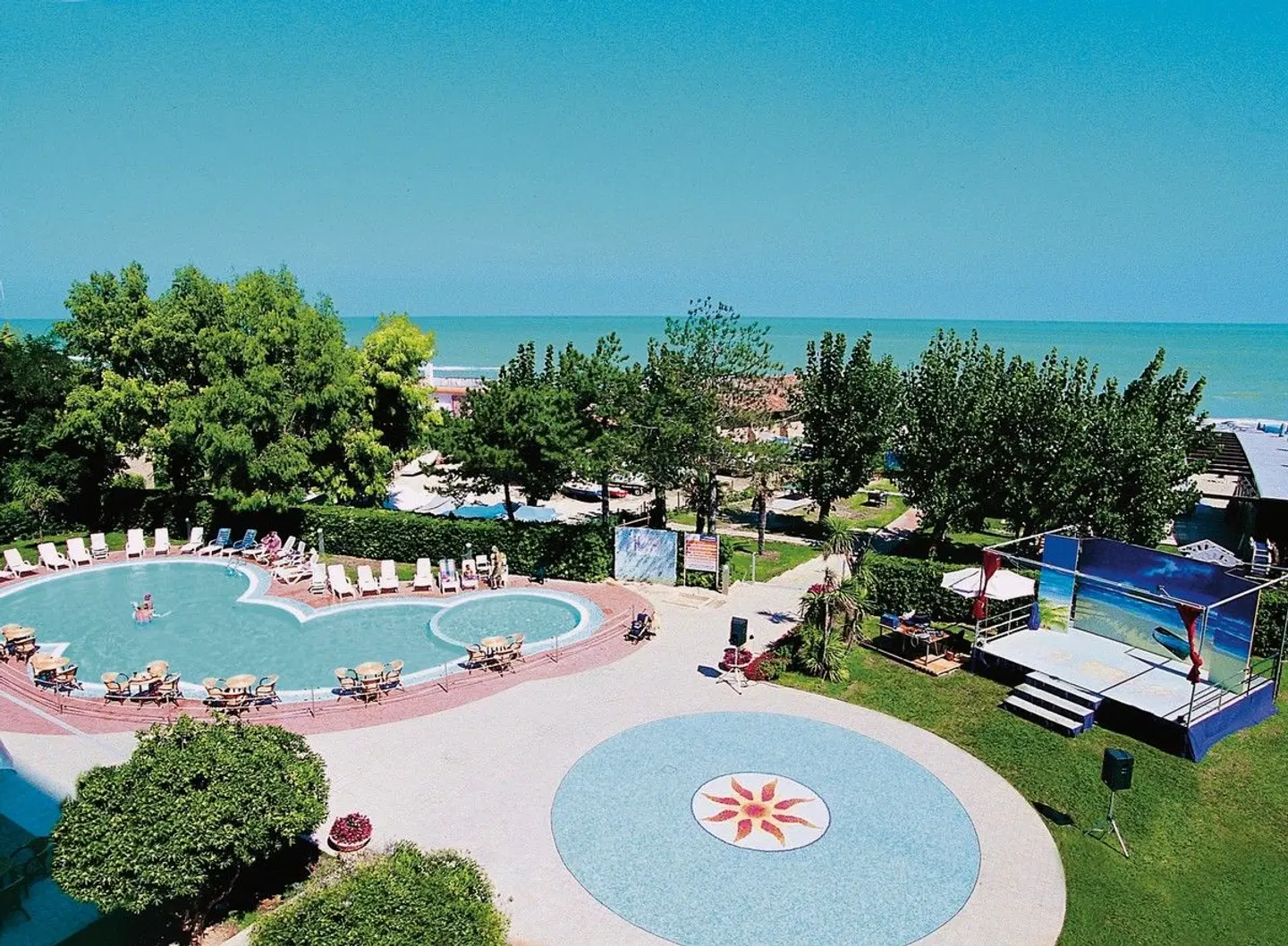 Hermitage OUTDOOR_POOL