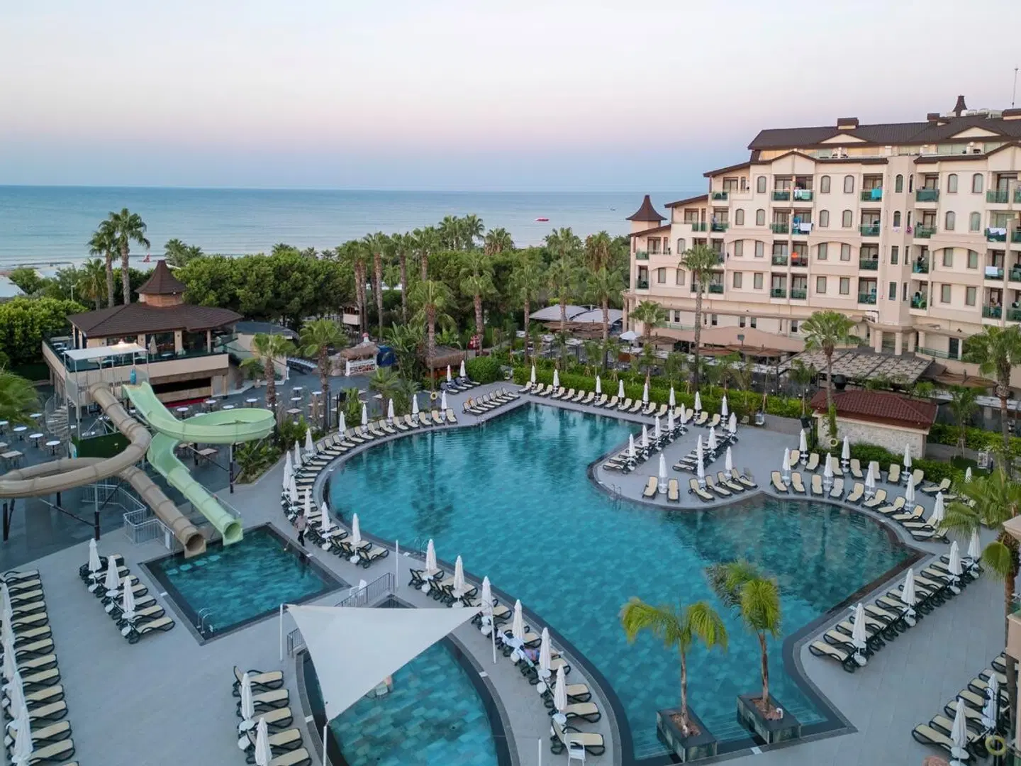 Bella Resort & Spa OUTDOOR_POOL