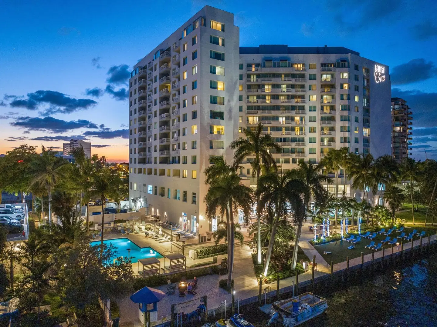 Gallery ONE - A DoubleTree Suites by Hilton Hotel EXTERIOR