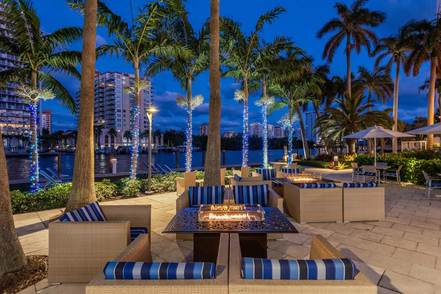 Gallery ONE - A DoubleTree Suites by Hilton Hotel Terrasse