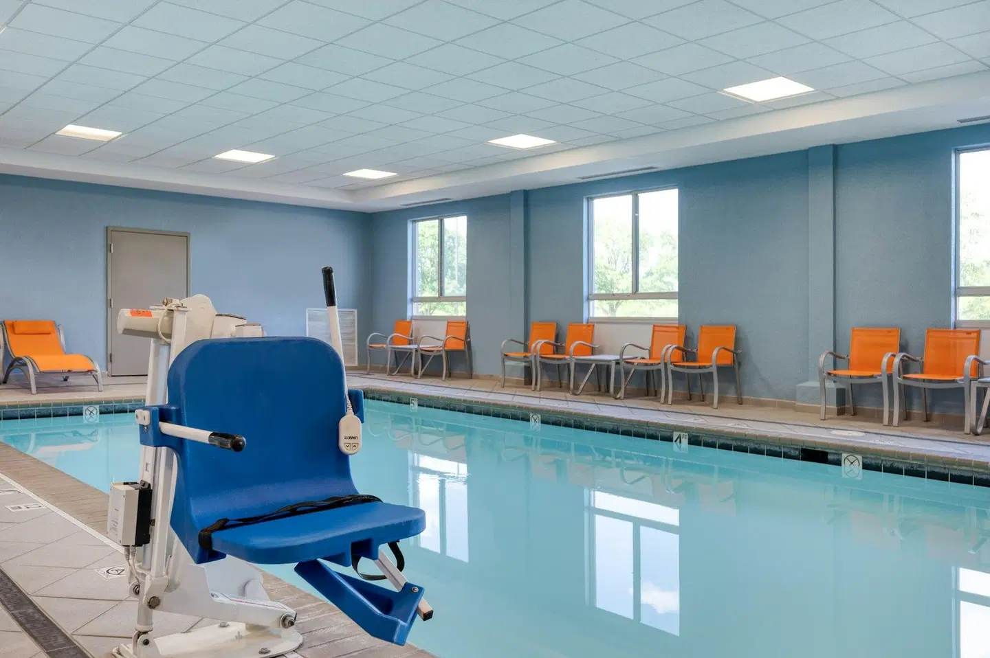 Holiday Inn Express & Suites Greenwood by IHG Hallenbad