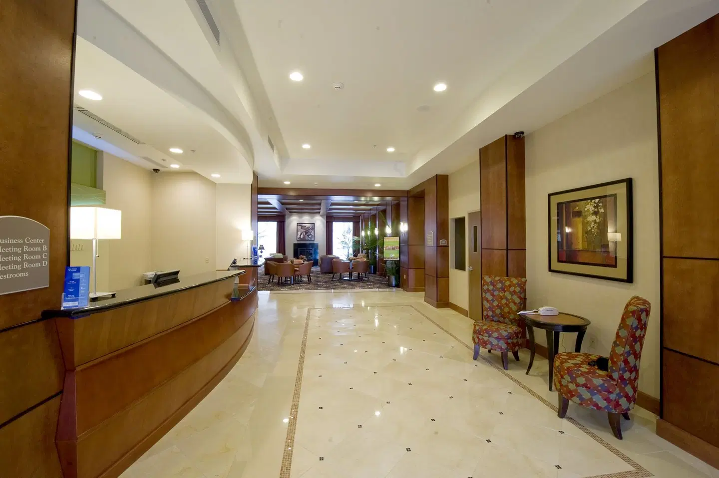 Holiday Inn Purdue - Fort Wayne by IHG LOUNGE_LOBBY