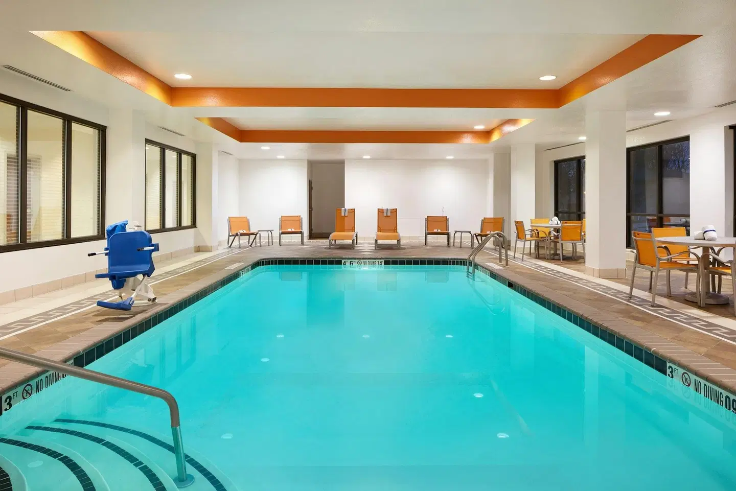Holiday Inn Express & Suites Seymour by IHG Hallenbad