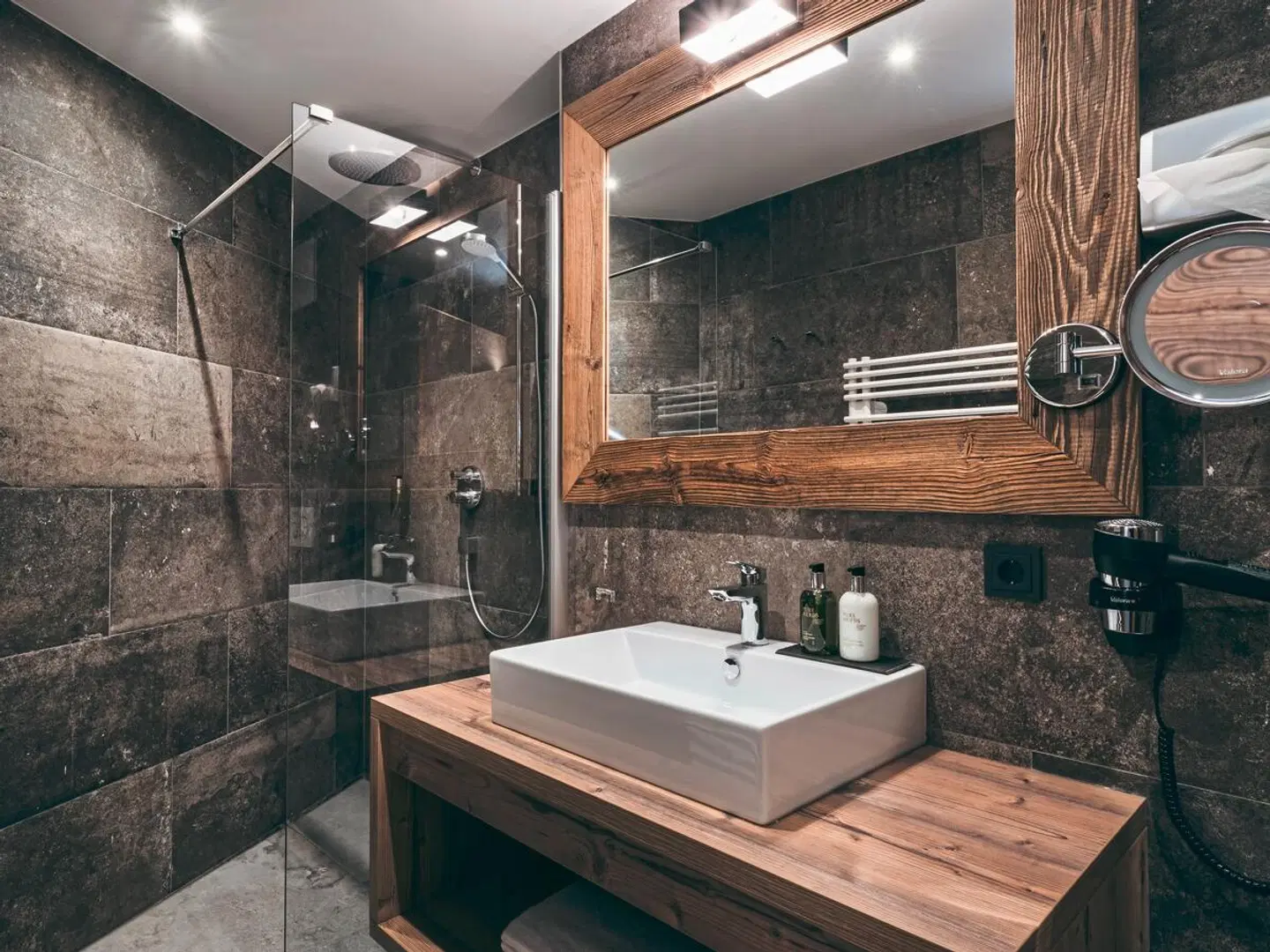 VAYA Post Saalbach Badezimmer