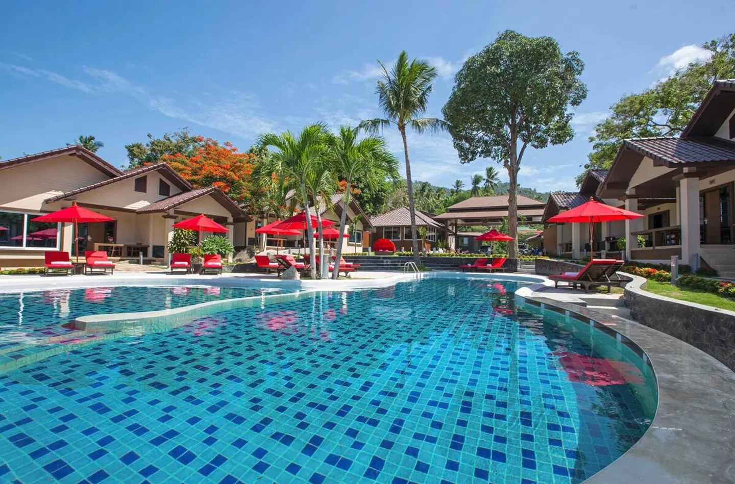 Royal Beach Boutique Resort & Spa OUTDOOR_POOL