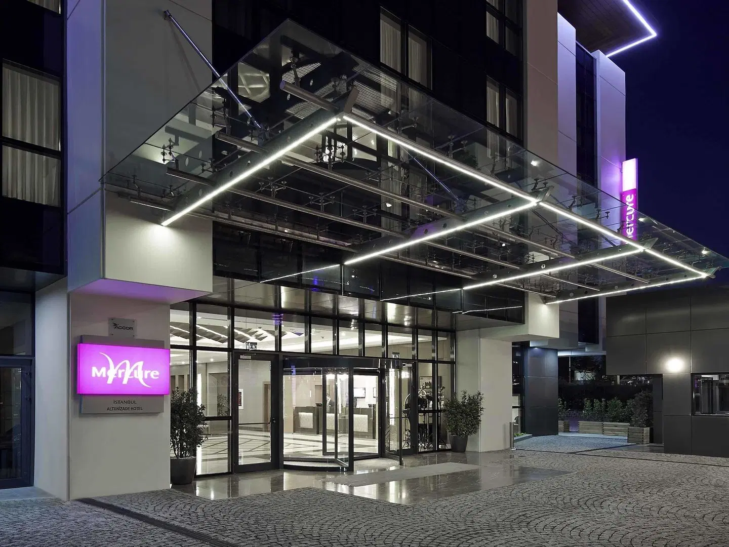 Mercure Istanbul Altunizade EXTERIOR