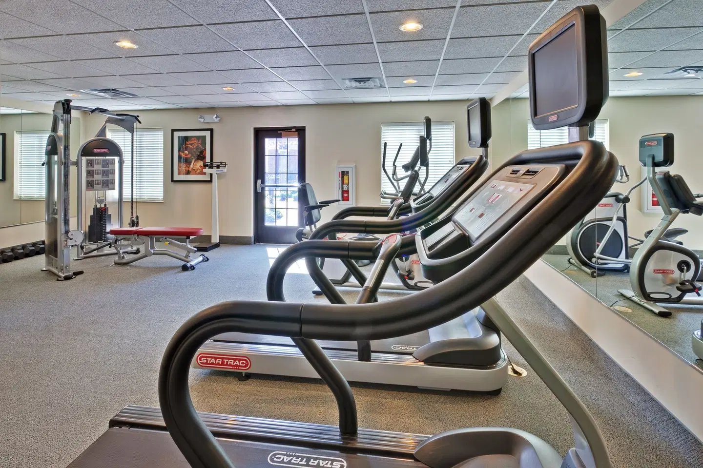 Staybridge Suites Indianapolis-Carmel by IHG SPORTS_AND_LEISURE
