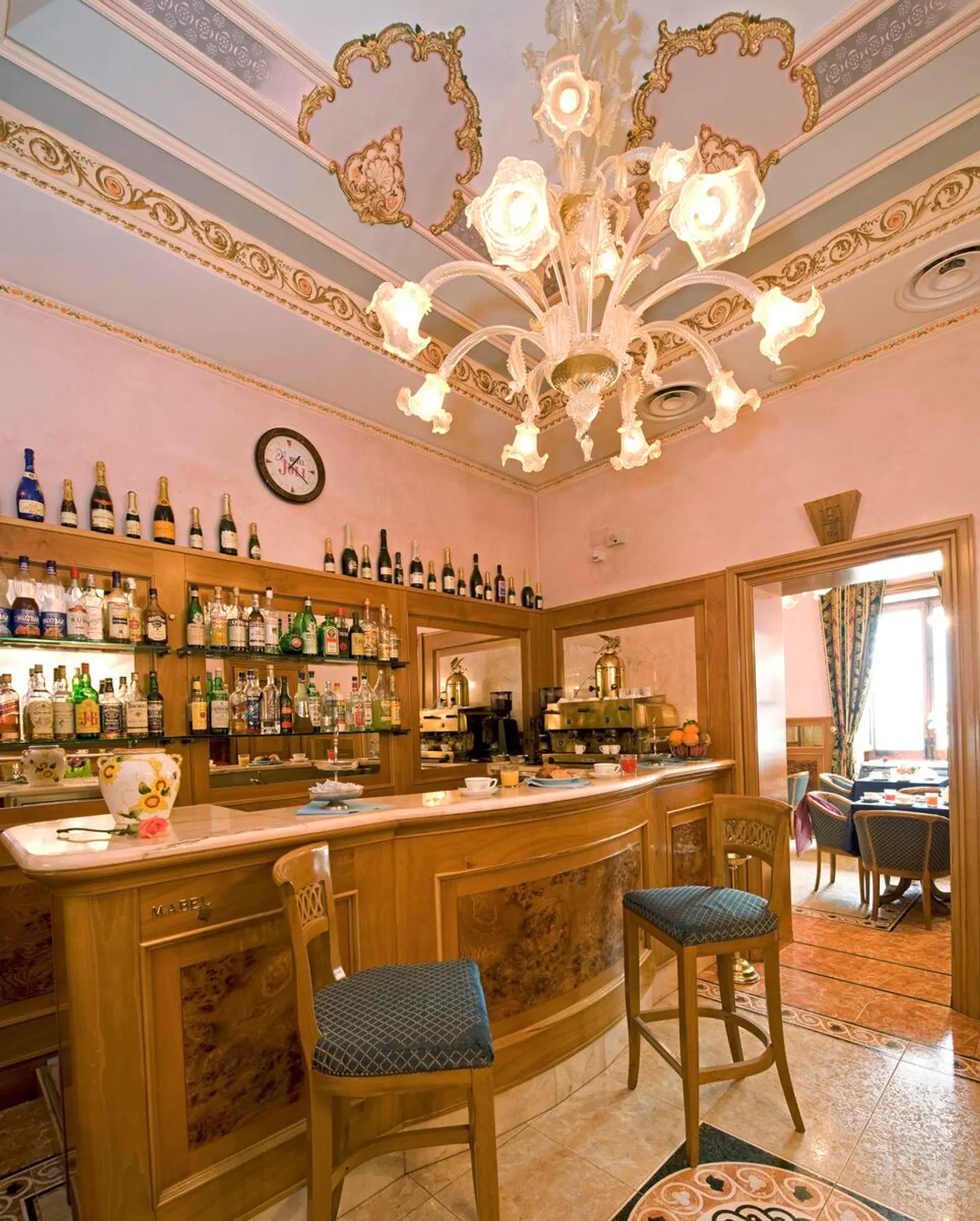 Joli Bar