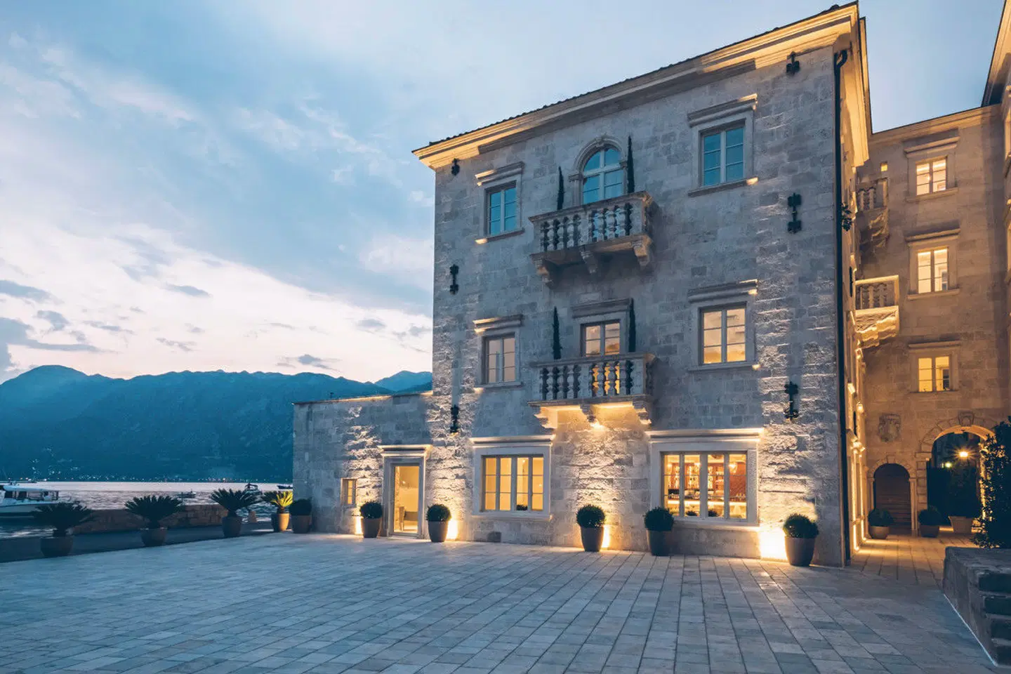 Heritage Grand Perast EXTERIOR