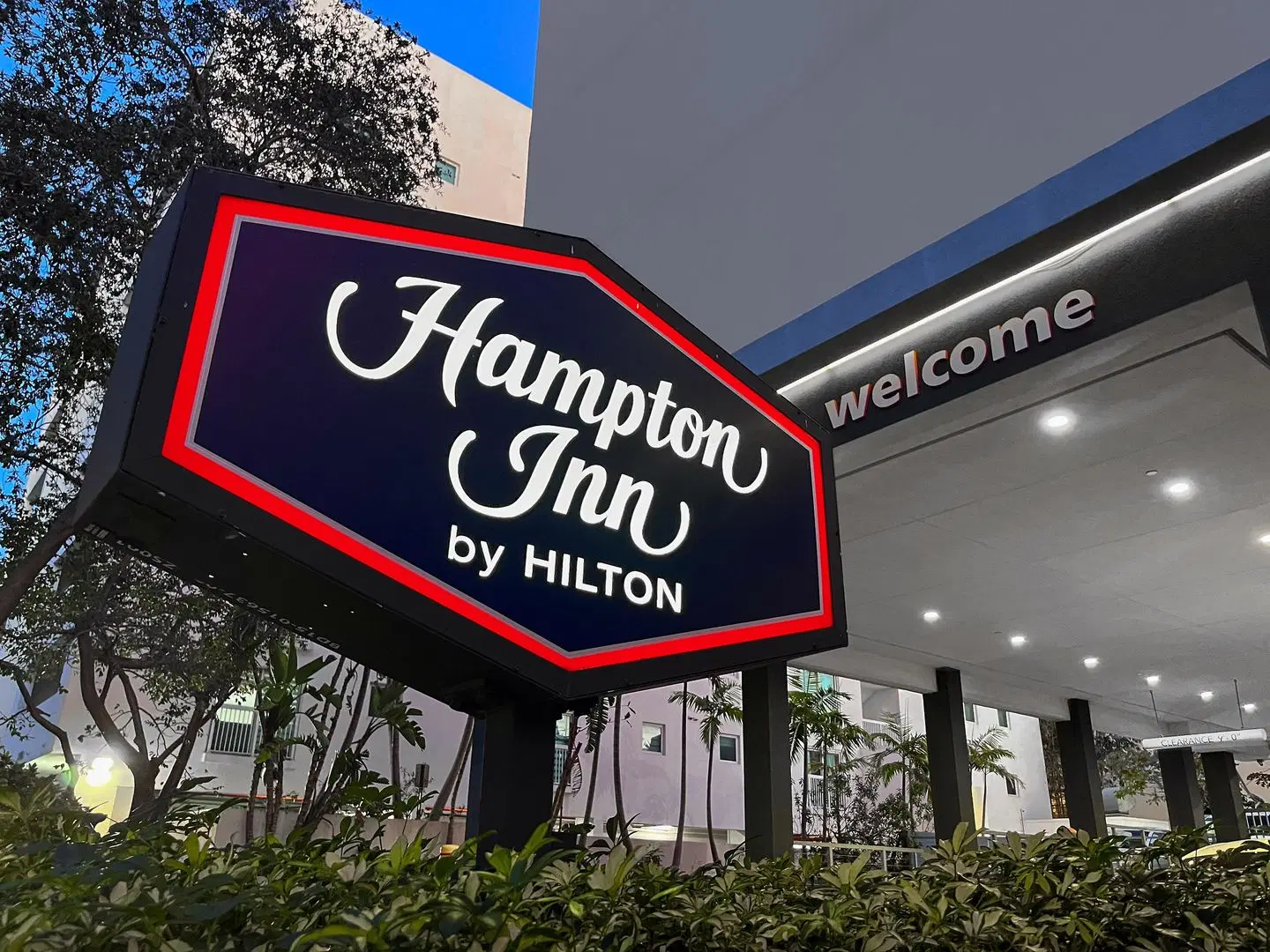 Hampton Inn Miami-Coconut Grove/Coral Gables EXTERIOR