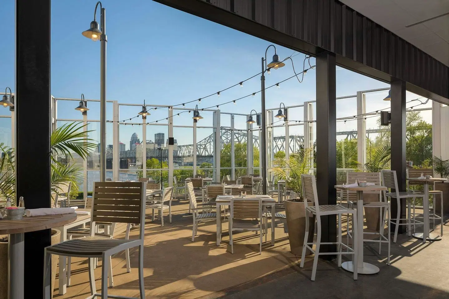 Sheraton Louisville Riverside Hotel Terrasse