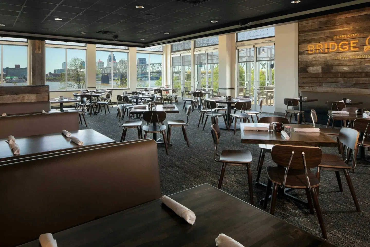 Sheraton Louisville Riverside Hotel Restaurant