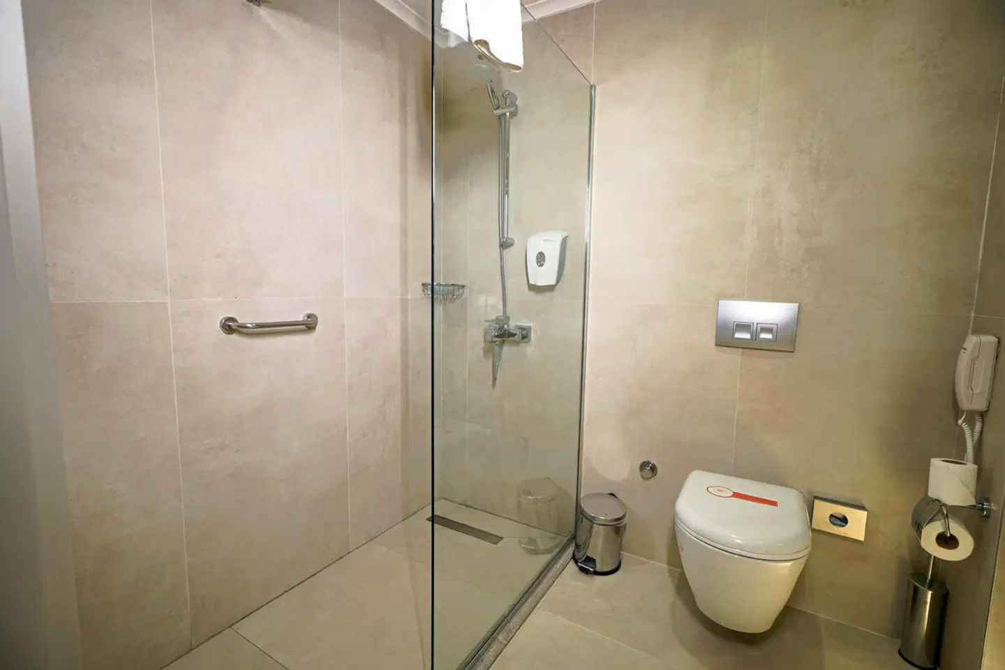 Orange Palace Badezimmer