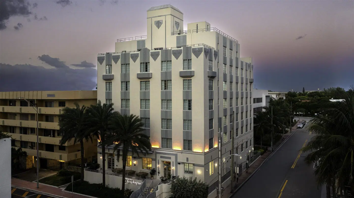 Hilton Garden Inn Miami South Beach EXTERIOR
