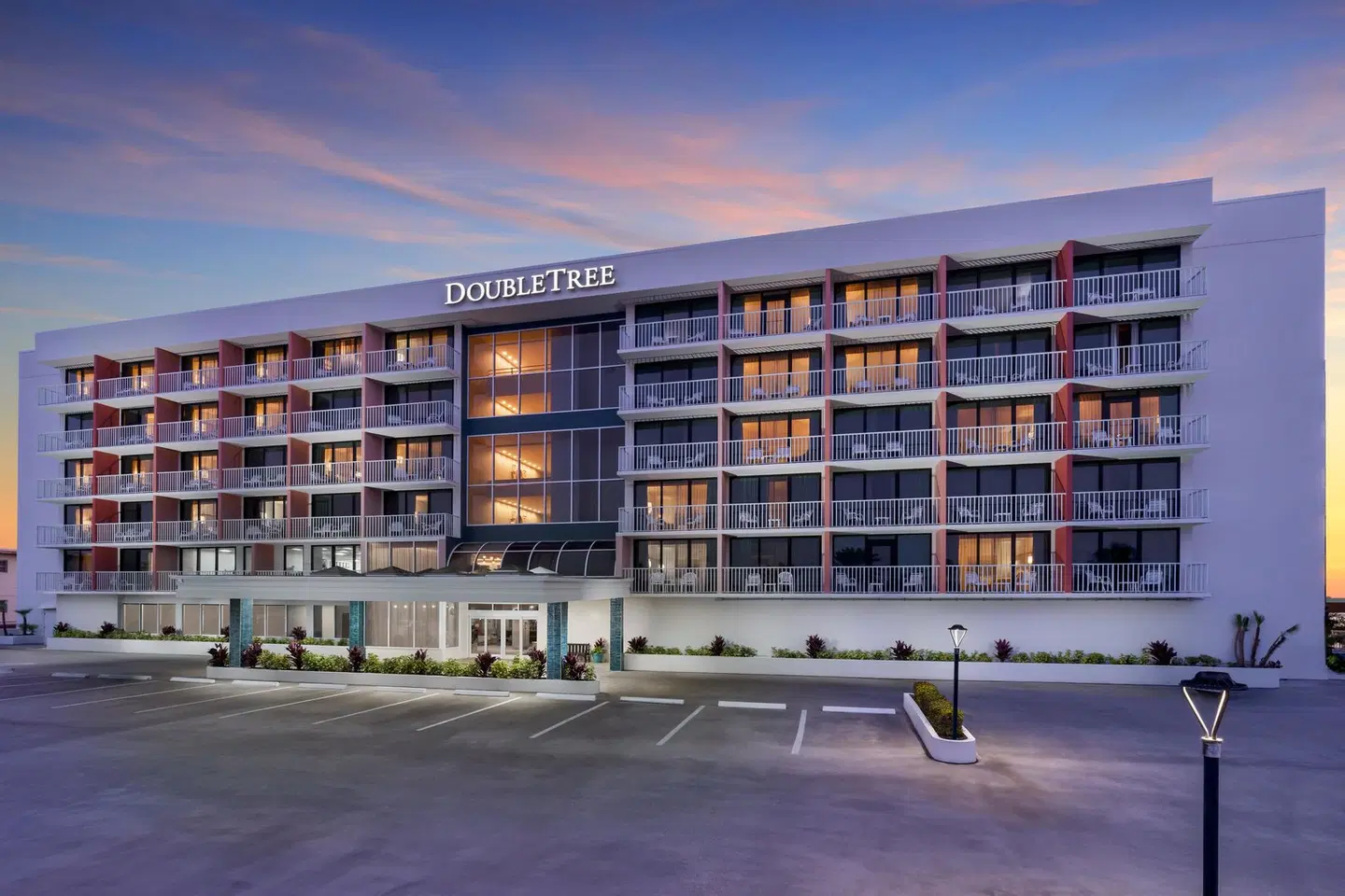 DoubleTree by Hilton Beach Resort Tampa Bay/North Redington Beach EXTERIOR